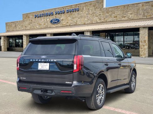 New 2026 Ford Expedition Active RWD image 5