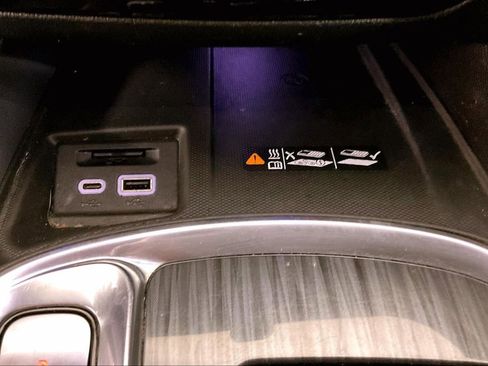 Used 2022 Buick Enclave Premium image 32