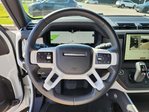 Certified 2025 Land Rover Defender 110 S AWD/4WD image 18
