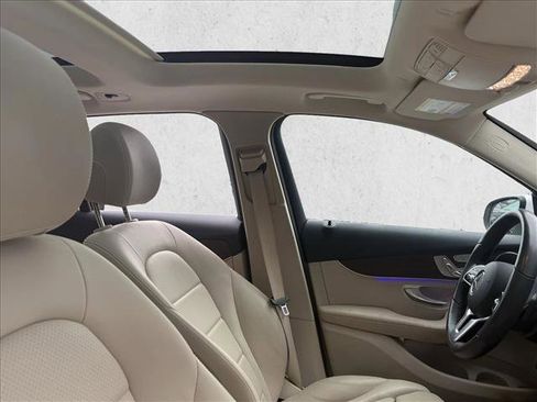 Certified 2022 Mercedes-Benz GLC 300 4MATIC image 22