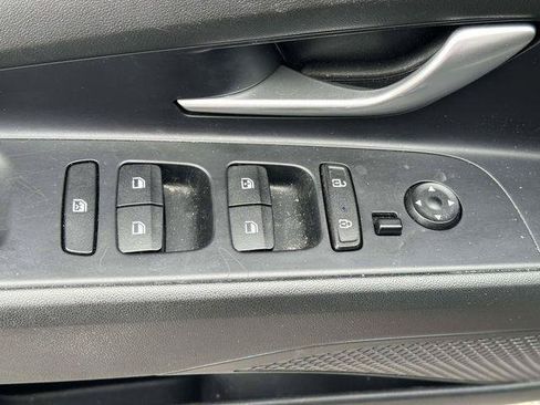 Certified 2023 Hyundai Elantra SEL FWD image 17