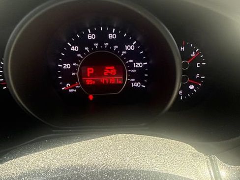 Used 2018 Kia Soul + FWD image 2