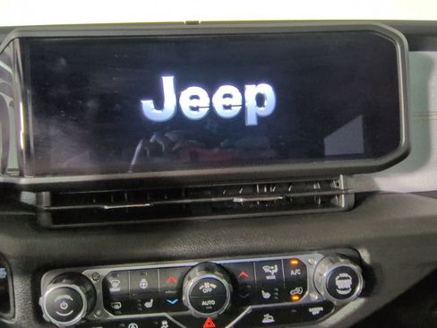 Used 2024 Jeep Wrangler Sport AWD/4WD image 14