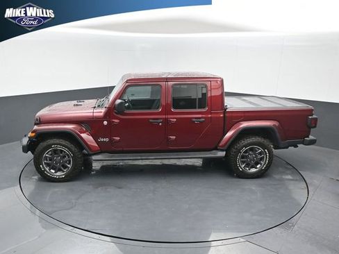 Used 2021 Jeep Gladiator Overland AWD/4WD image 12