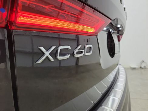 Used 2023 Volvo XC60 B5 Ultimate image 9