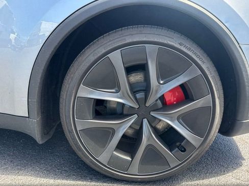 Used 2026 Tesla Model Y Performance image 21