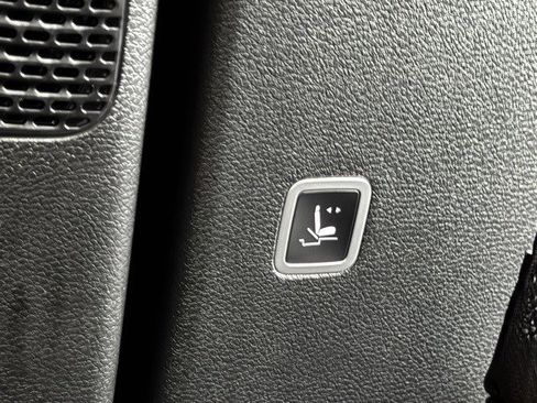 New 2026 Chrysler Pacifica Select image 35