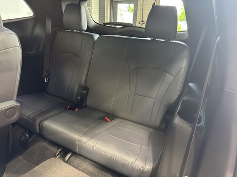 Used 2024 Buick Enclave Essence w/ Experience Buick Package AWD/4WD image 12