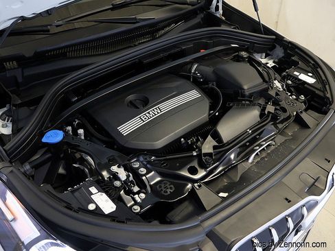 Certified 2025 BMW X1 xDrive28i w/ Technology Package image 38