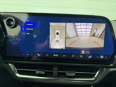New 2026 Chevrolet Equinox EV LT FWD image 16