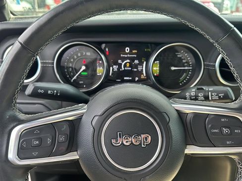 Used 2023 Jeep Wrangler Unlimited Sahara w/ Cold Weather Group AWD/4WD image 27