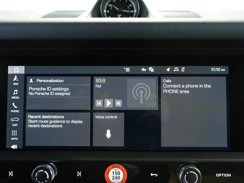 Certified 2026 Porsche Macan AWD/4WD image 17