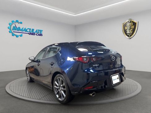 Used 2022 MAZDA MAZDA3 s FWD image 3