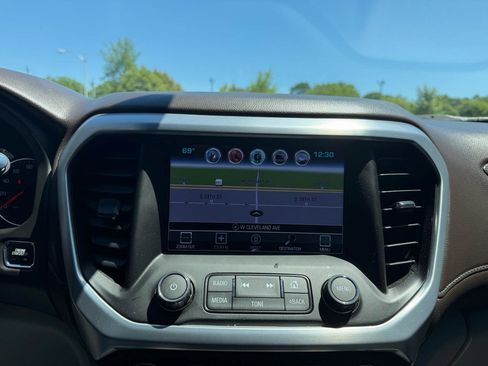 Used 2017 GMC Acadia SLT AWD/4WD image 15