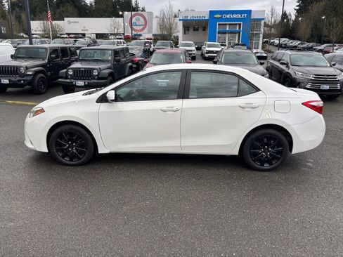 Used 2014 Toyota Corolla LE image 8