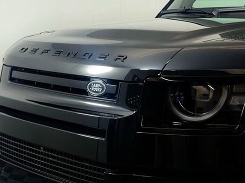 New 2026 Land Rover Defender 110 X-Dynamic SE image 12