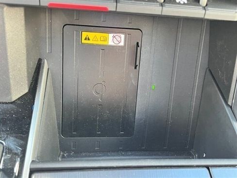 Used 2024 Toyota Tundra Platinum image 43