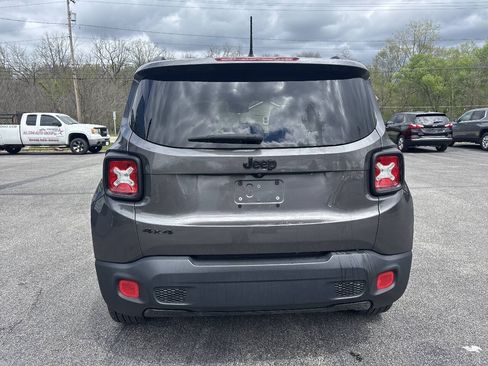Used 2016 Jeep Renegade Latitude AWD/4WD image 6