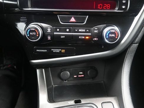 Used 2016 Kia Optima Hybrid image 27