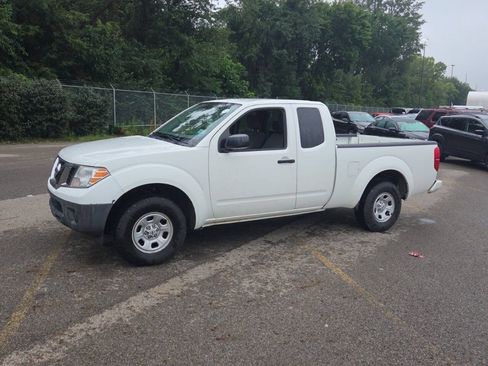 Used 2019 Nissan Frontier S RWD image 2