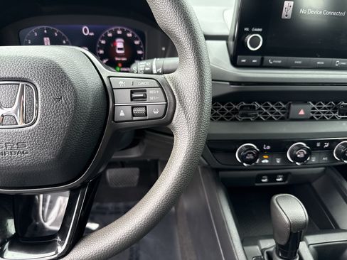 Certified 2025 Honda Accord LX image 20