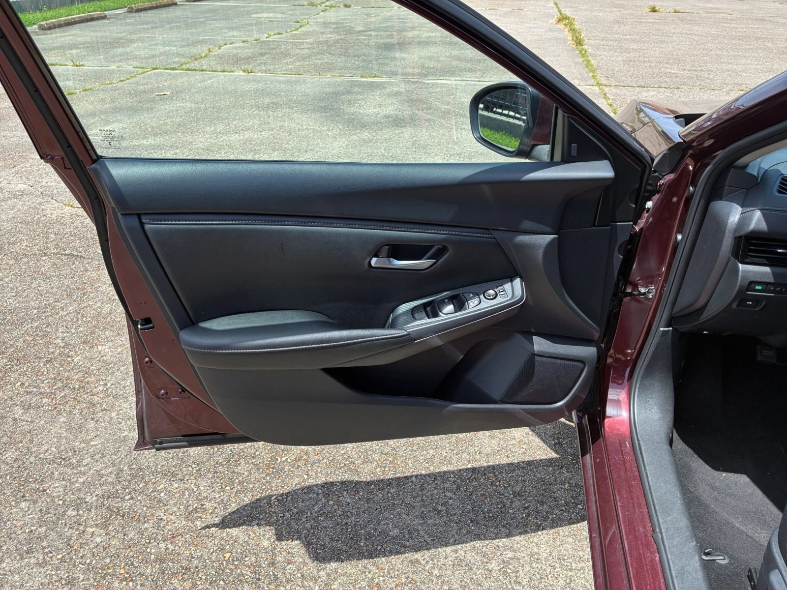 Used 2025 Nissan Sentra SV FWD image 18