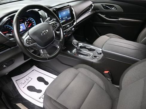 Used 2023 Chevrolet Traverse LT image 18