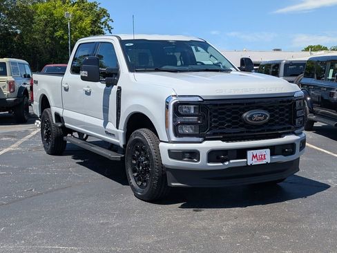 New 2026 Ford F250 Lariat w/ Black Appearance Package AWD/4WD image 2