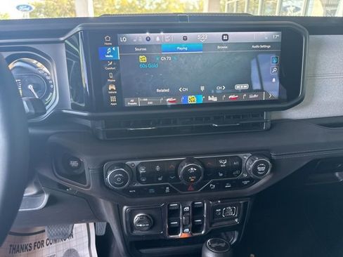 Used 2025 Jeep Wrangler Unlimited Sahara w/ Safety Group AWD/4WD image 18