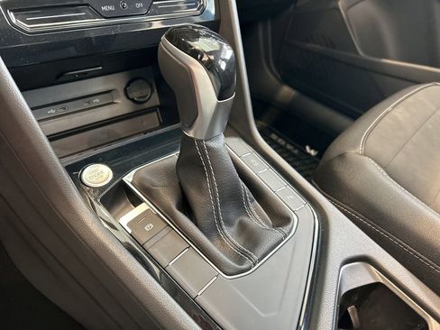 Used 2025 Volkswagen Taos SE image 28