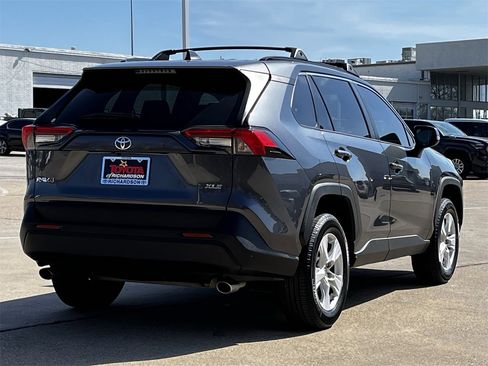 Used 2020 Toyota RAV4 XLE w/ Convenience Package image 4