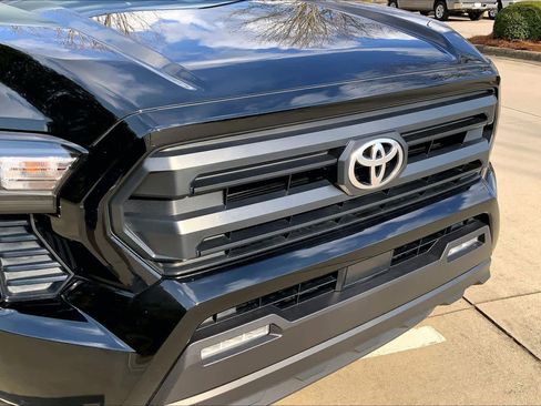 Used 2025 Toyota Tacoma SR5 image 30