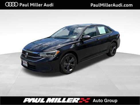Used 2023 Volkswagen Jetta SE FWD image 1