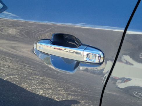 Used 2023 Subaru Ascent Touring image 9