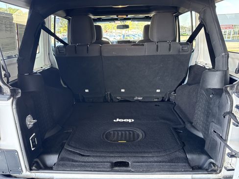 Used 2016 Jeep Wrangler Unlimited Sport w/ Quick Order Package 24S image 31