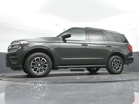 Used 2022 Ford Expedition XLT AWD/4WD image 16