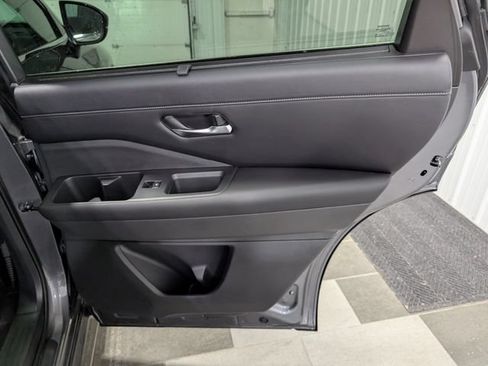 Used 2023 Nissan Pathfinder SL w/ SL Premium Package AWD/4WD image 26