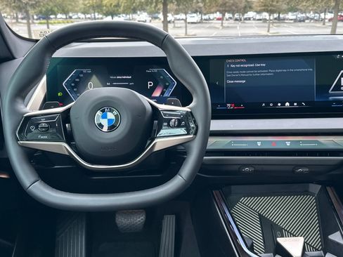 Used 2025 BMW X3 xDrive30i w/ Convenience Package image 18