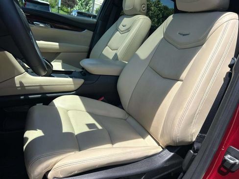 Used 2017 Cadillac XT5 Premium Luxury FWD image 34