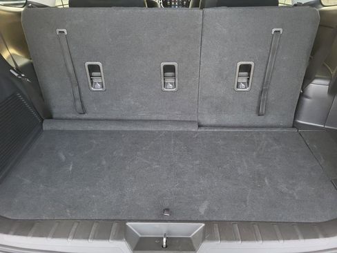 Used 2024 Subaru Ascent Premium w/ Convenience Package image 10