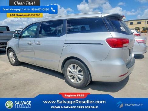 Used 2015 Kia Sedona LX image 3