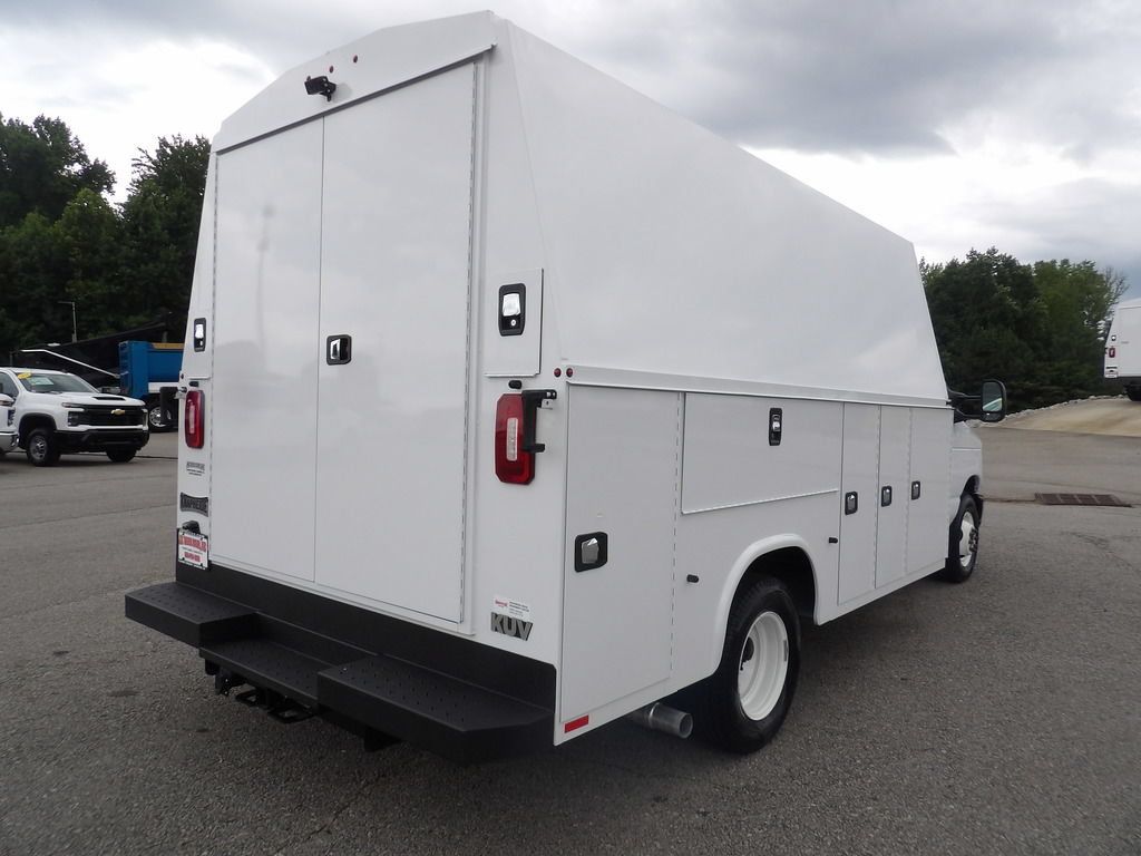 Used 2024 Ford E-350 and Econoline 350 Super Duty w/ Driver's Safety Package RWD image 8