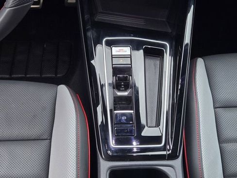 Certified 2025 Volkswagen GTI Autobahn FWD image 21