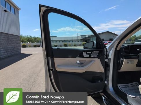 Used 2020 Mercedes-Benz GLS 450 4MATIC image 10