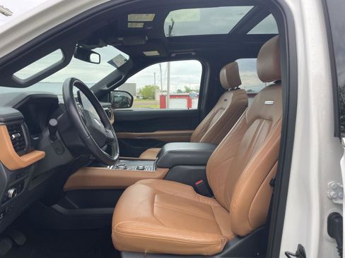 Used 2022 Ford Expedition Max Platinum AWD/4WD image 13