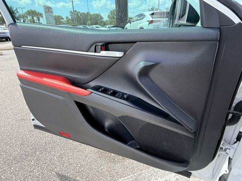 Used 2020 Toyota Camry SE image 21