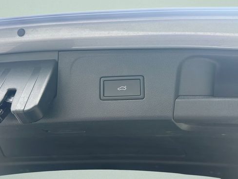 Certified 2025 Volkswagen Atlas SE AWD/4WD image 29