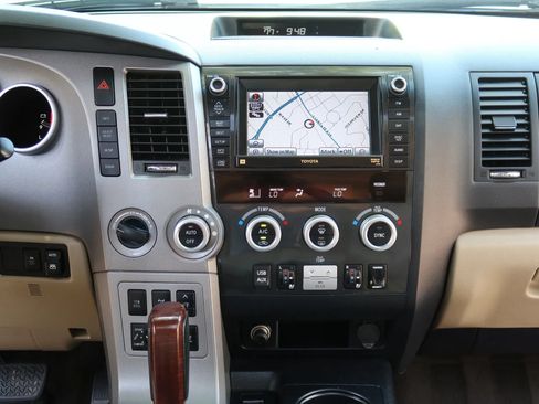 Used 2012 Toyota Sequoia Platinum AWD/4WD image 47