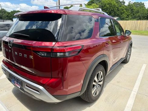 Used 2022 Nissan Pathfinder SL FWD image 4