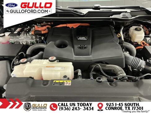 Used 2024 Toyota Sequoia Capstone AWD/4WD image 33